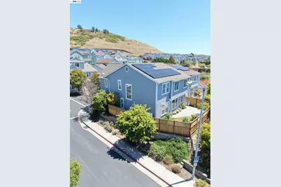 200 Seapoint Pl, Richmond, CA 94801 - Photo 2