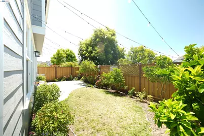 200 Seapoint Pl, Richmond, CA 94801 - Photo 30
