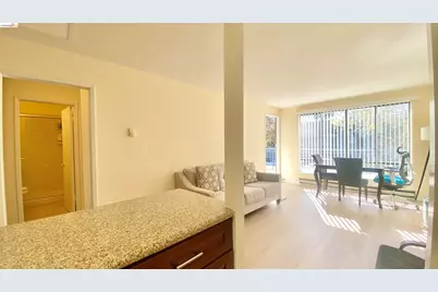 2 Commodore Drive #D273, Emeryville, CA 94608 - Photo 4