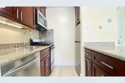 2 Commodore Drive #D273, Emeryville, CA 94608 - Photo 6