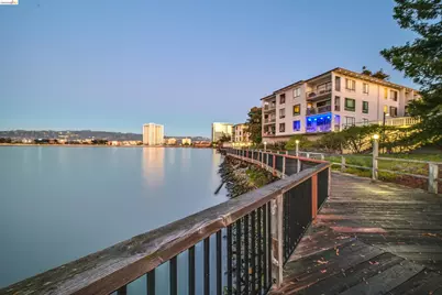 2 Commodore Drive #D273, Emeryville, CA 94608 - Photo 24