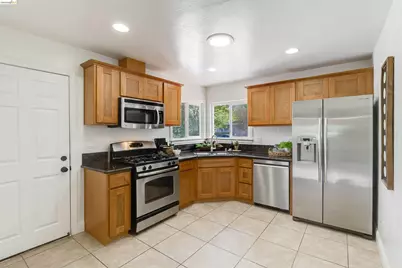 346 Valley View Rd, Pleasant Hill, CA 94523 - Photo 18
