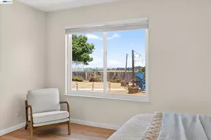295 Iris Rd, Hercules, CA 94547 - Photo 18