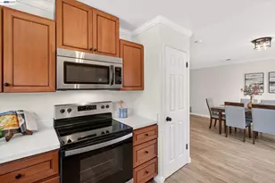 295 Iris Rd, Hercules, CA 94547 - Photo 16