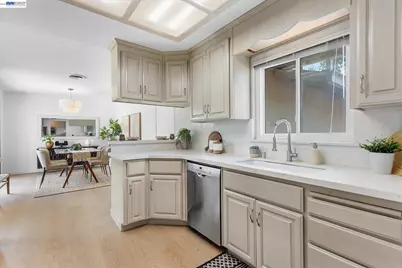 4875 Pepperwood Way, San Jose, CA 95124 - Photo 16