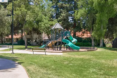 578 Mulqueeney St, Livermore, CA 94550 - Photo 54