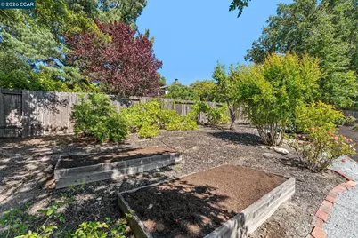 414 Castello Rd, Lafayette, CA 94549 - Photo 48