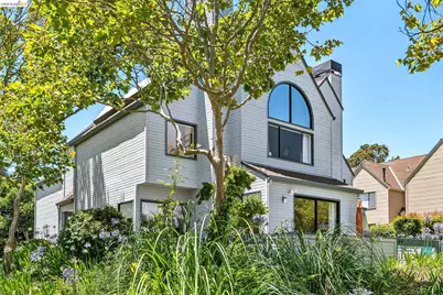 3300 Southridge Dr, Richmond, CA 94806 - Photo 1