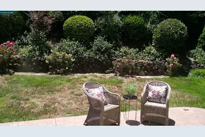 104 Johnson Ln, Martinez, CA 94553 - Photo 20