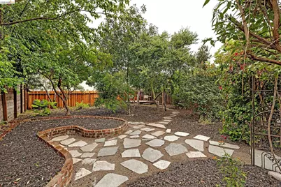 3041 Linden St, Oakland, CA 94608 - Photo 8