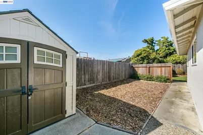 2049 Rosedale Dr, San Pablo, CA 94806 - Photo 18