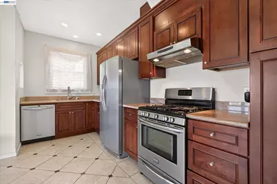 753 Warfield Ave, Oakland, CA 94610 - Photo 16