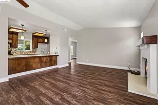 1303 Crane Dr, Suisun City, CA 94585 - Photo 4