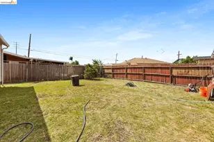 9527 Coral Rd, Oakland, CA 94603 - Photo 14