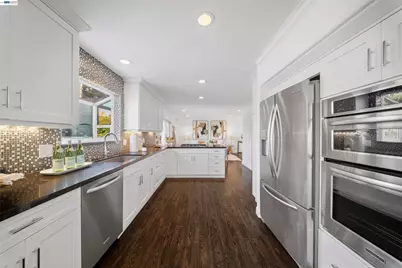 7420 Hansen Dr, Dublin, CA 94568 - Photo 12