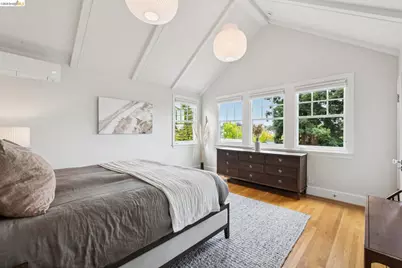 68 Oakmont Ave, Piedmont, CA 94610 - Photo 14