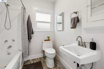1827 Santa Clara Ave, Alameda, CA 94501 - Photo 36