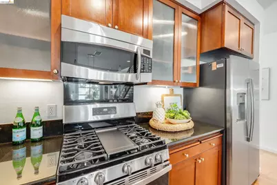 6466 Hollis St #334, Emeryville, CA 94608 - Photo 8