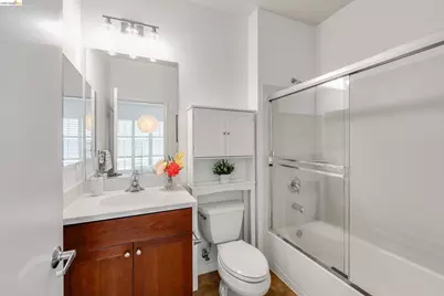 6466 Hollis St #334, Emeryville, CA 94608 - Photo 24