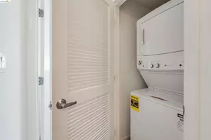 6466 Hollis St, Emeryville, CA 94608 - Photo 20
