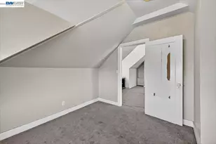 950 Loomis Ct, Oakland, CA 94606 - Photo 34