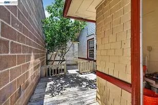 950 Loomis Ct, Oakland, CA 94606 - Photo 22