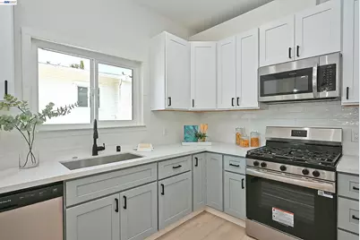 3914 Agua Vista St, Oakland, CA 94601 - Photo 14