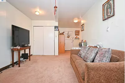 3914 Agua Vista St, Oakland, CA 94601 - Photo 44