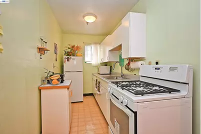 3914 Agua Vista St, Oakland, CA 94601 - Photo 38