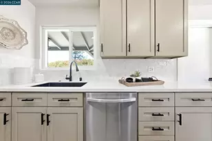 5223 Valmar Dr, Concord, CA 94521 - Photo 14