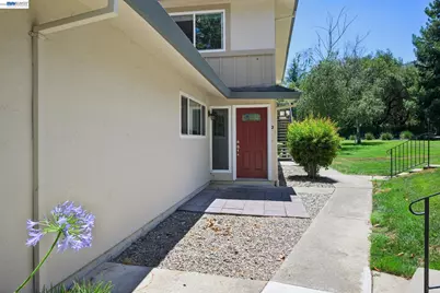 2122 Arroyo Ct #2, Pleasanton, CA 94588 - Photo 18