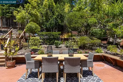 19 Valley Dr, Orinda, CA 94563 - Photo 42
