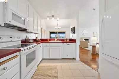 201 Vista Heights Rd, El Cerrito, CA 94530 - Photo 10