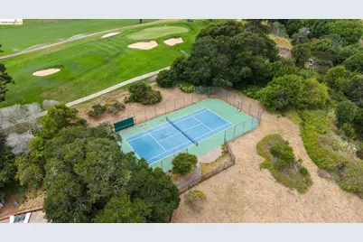 201 Vista Heights Rd, El Cerrito, CA 94530 - Photo 28