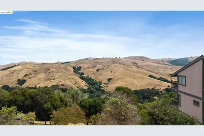 201 Vista Heights Rd, El Cerrito, CA 94530 - Photo 32
