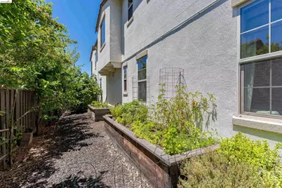 1461 Montclair St, Vallejo, CA 94592 - Photo 82