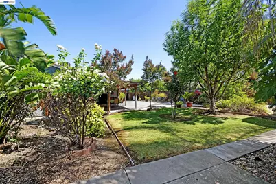 534 Buena Vida Ct, Stockton, CA 95206 - Photo 30