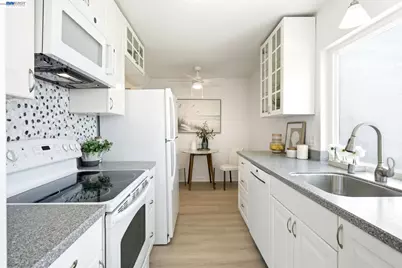 1075 Shell Blvd #11, Foster City, CA 94404 - Photo 22