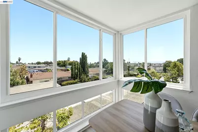 1075 Shell Blvd #11, Foster City, CA 94404 - Photo 2