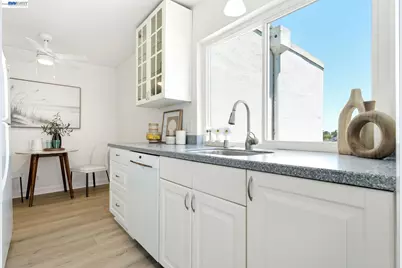1075 Shell Blvd #11, Foster City, CA 94404 - Photo 24
