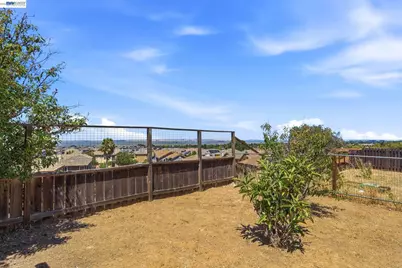 9 Beechwood Ct, Pittsburg, CA 94565 - Photo 36