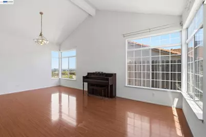 9 Beechwood Ct, Pittsburg, CA 94565 - Photo 4