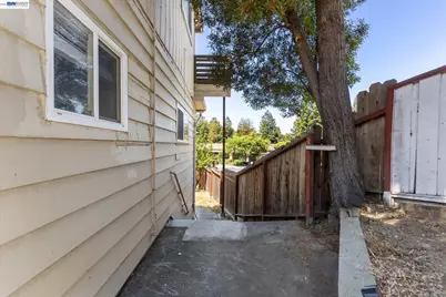 26770 Hayward Blvd, Hayward, CA 94542 - Photo 22