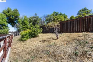 26770 Hayward Blvd, Hayward, CA 94542 - Photo 24