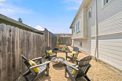 4205 West St, Oakland, CA 94608 - Photo 52