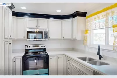 240 Richfield Dr, San Jose, CA 95129 - Photo 8