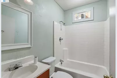 1735 Auseon Ave, Oakland, CA 94621 - Photo 22