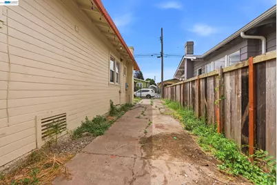 1735 Auseon Ave, Oakland, CA 94621 - Photo 28