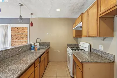 1735 Auseon Ave, Oakland, CA 94621 - Photo 10