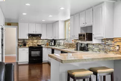 17032 Via Corona, San Lorenzo, CA 94580 - Photo 20